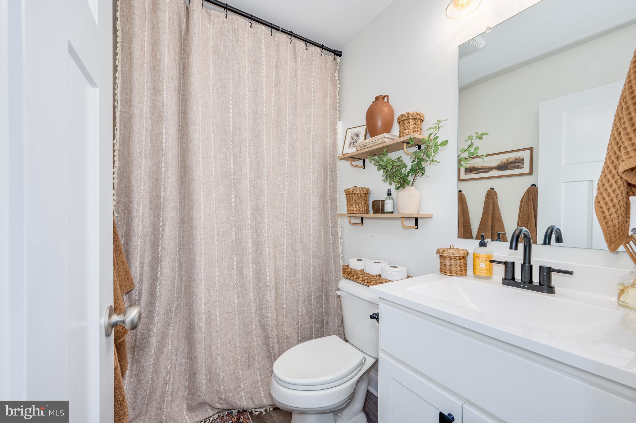 CLAYMONT CHASE - Residential