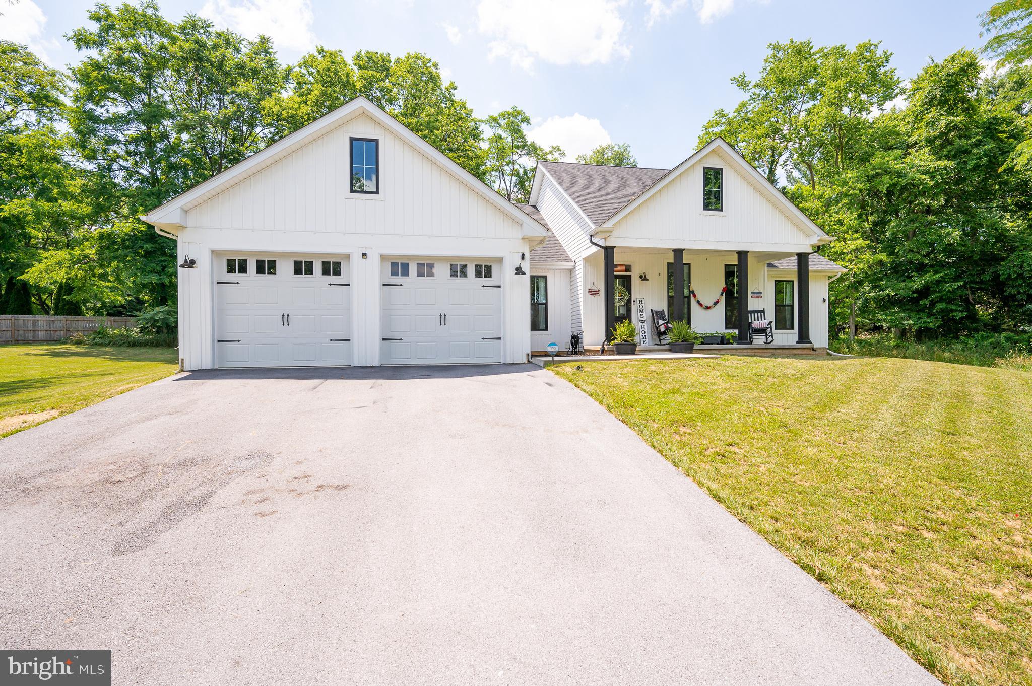 CLAYMONT CHASE - Residential