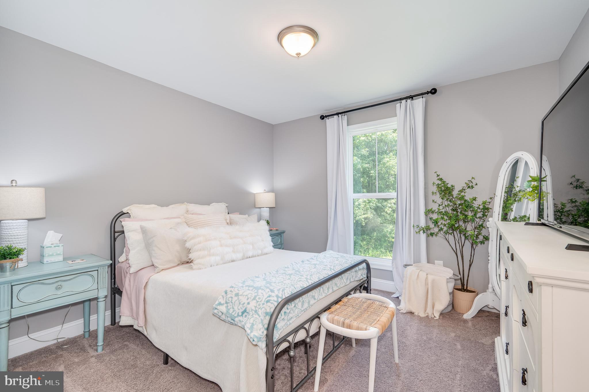 CLAYMONT CHASE - Residential