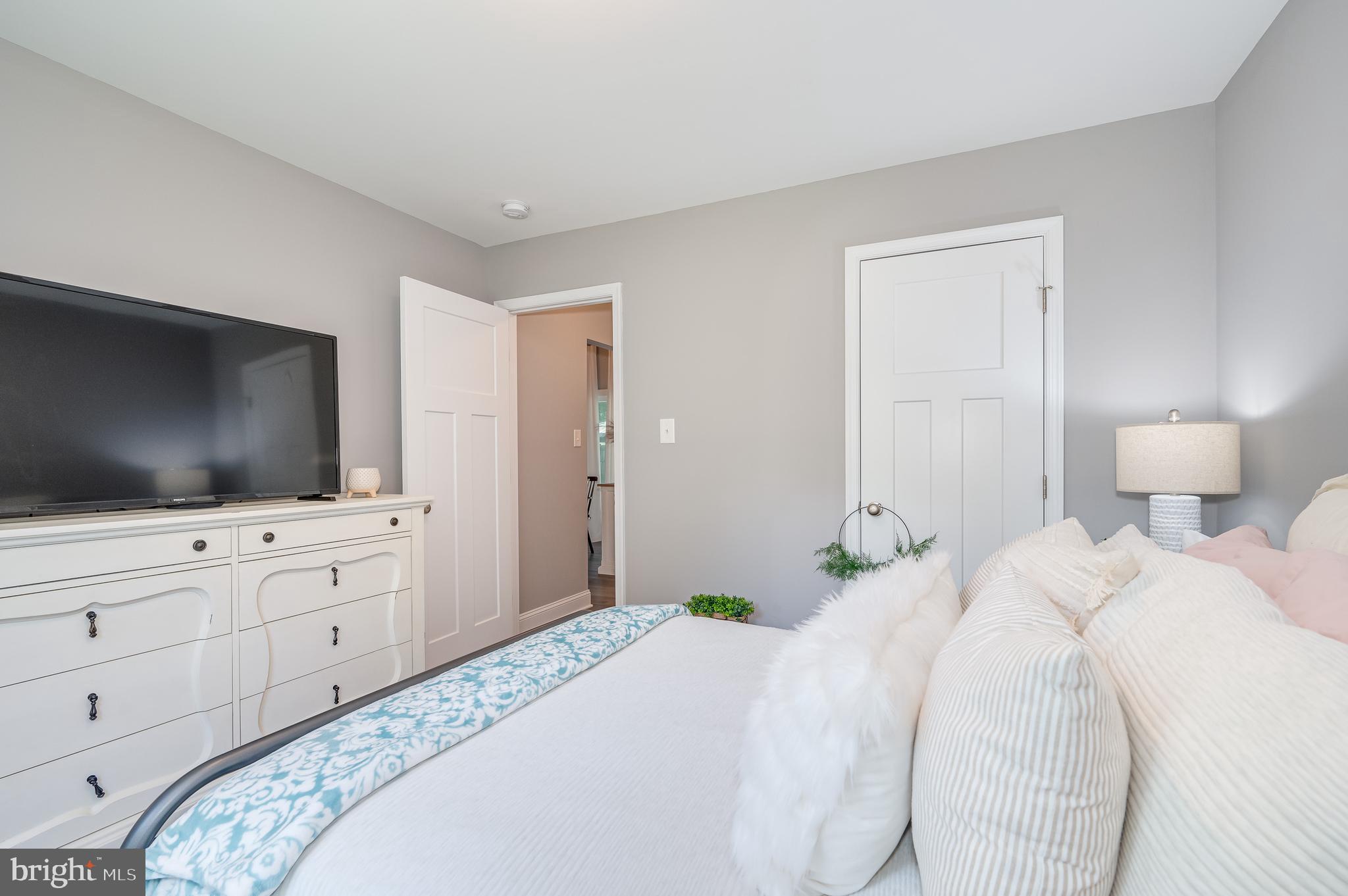 CLAYMONT CHASE - Residential