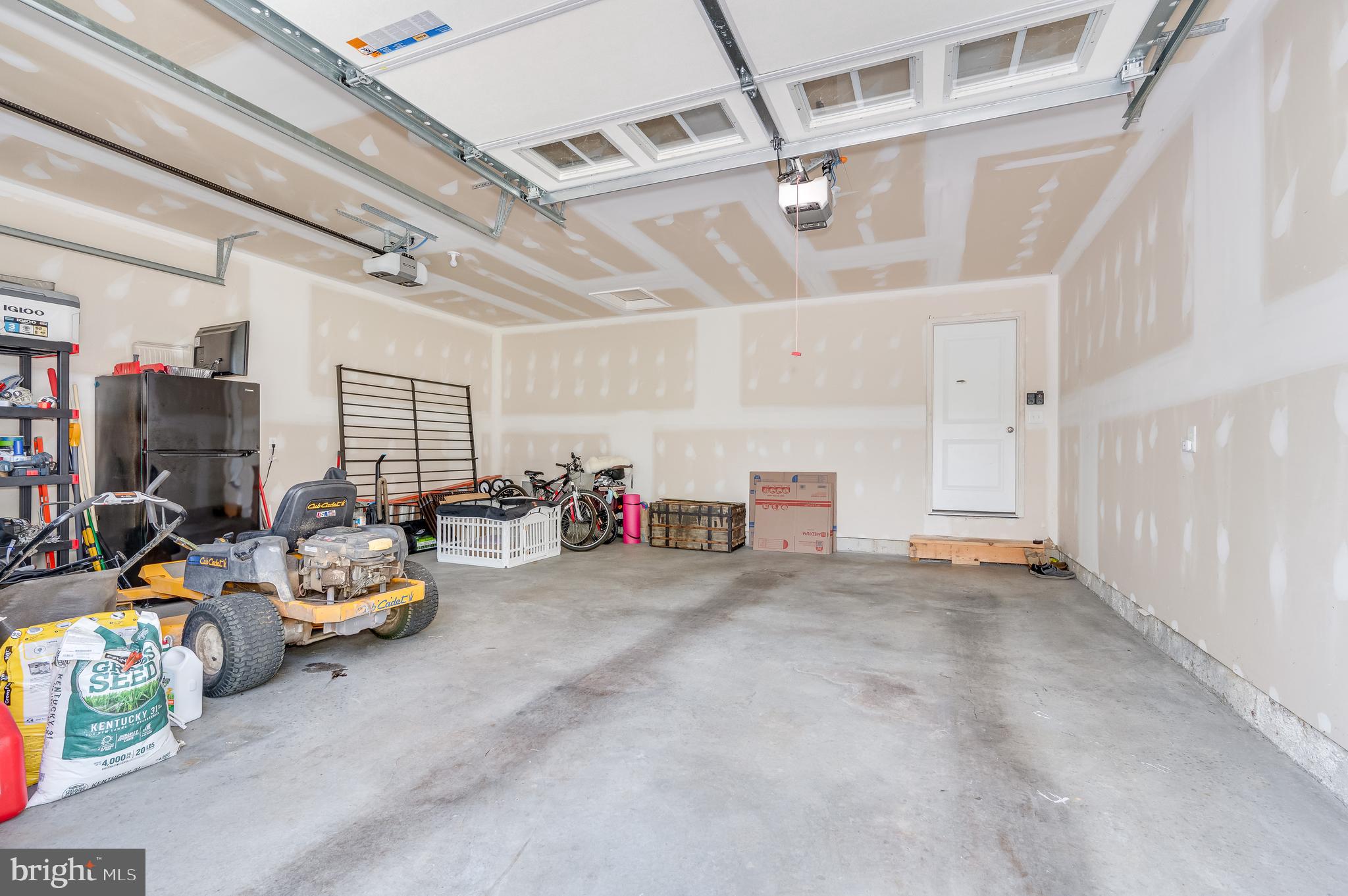 CLAYMONT CHASE - Residential