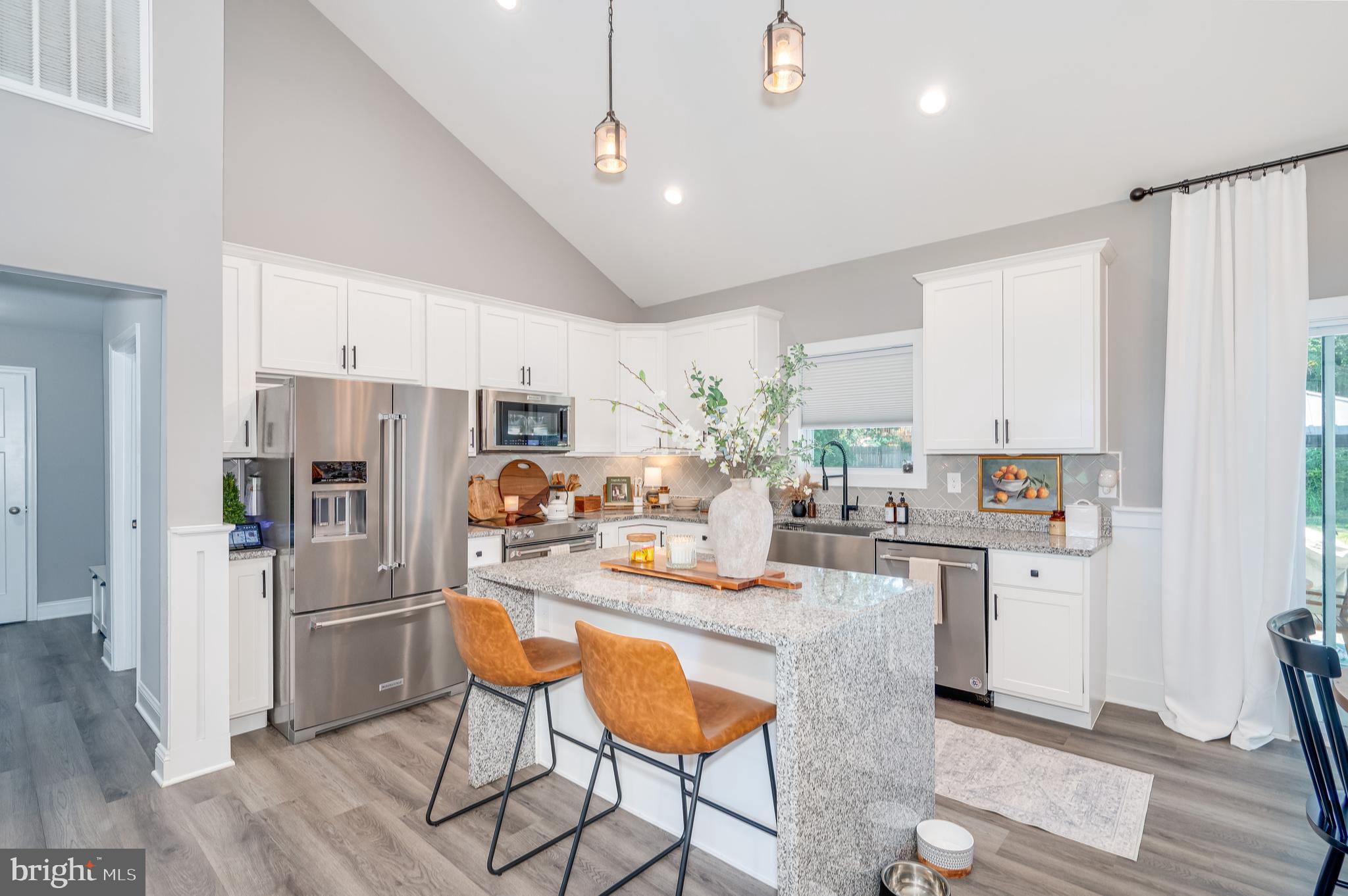 CLAYMONT CHASE - Residential