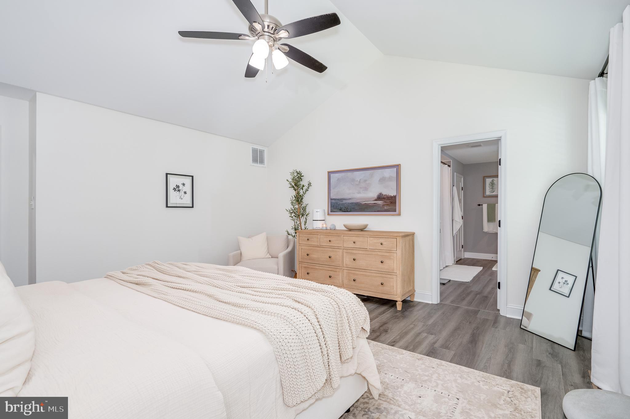 CLAYMONT CHASE - Residential