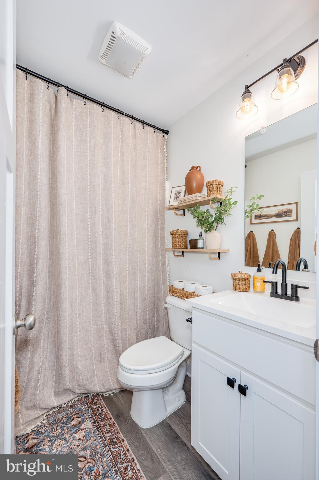 CLAYMONT CHASE - Residential