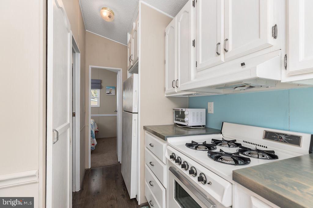 WHITE HORSE PARK I - Residential