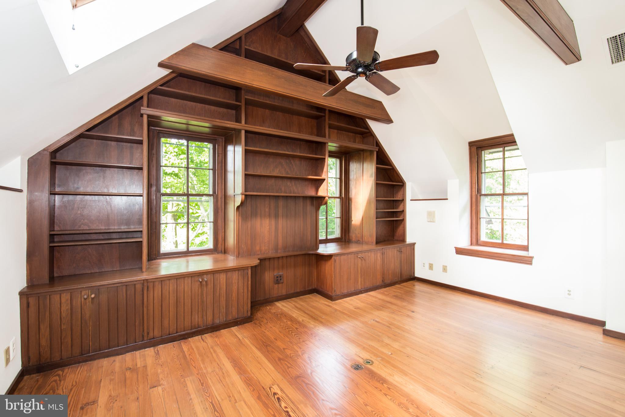 CHESTNUT HILL - Residential