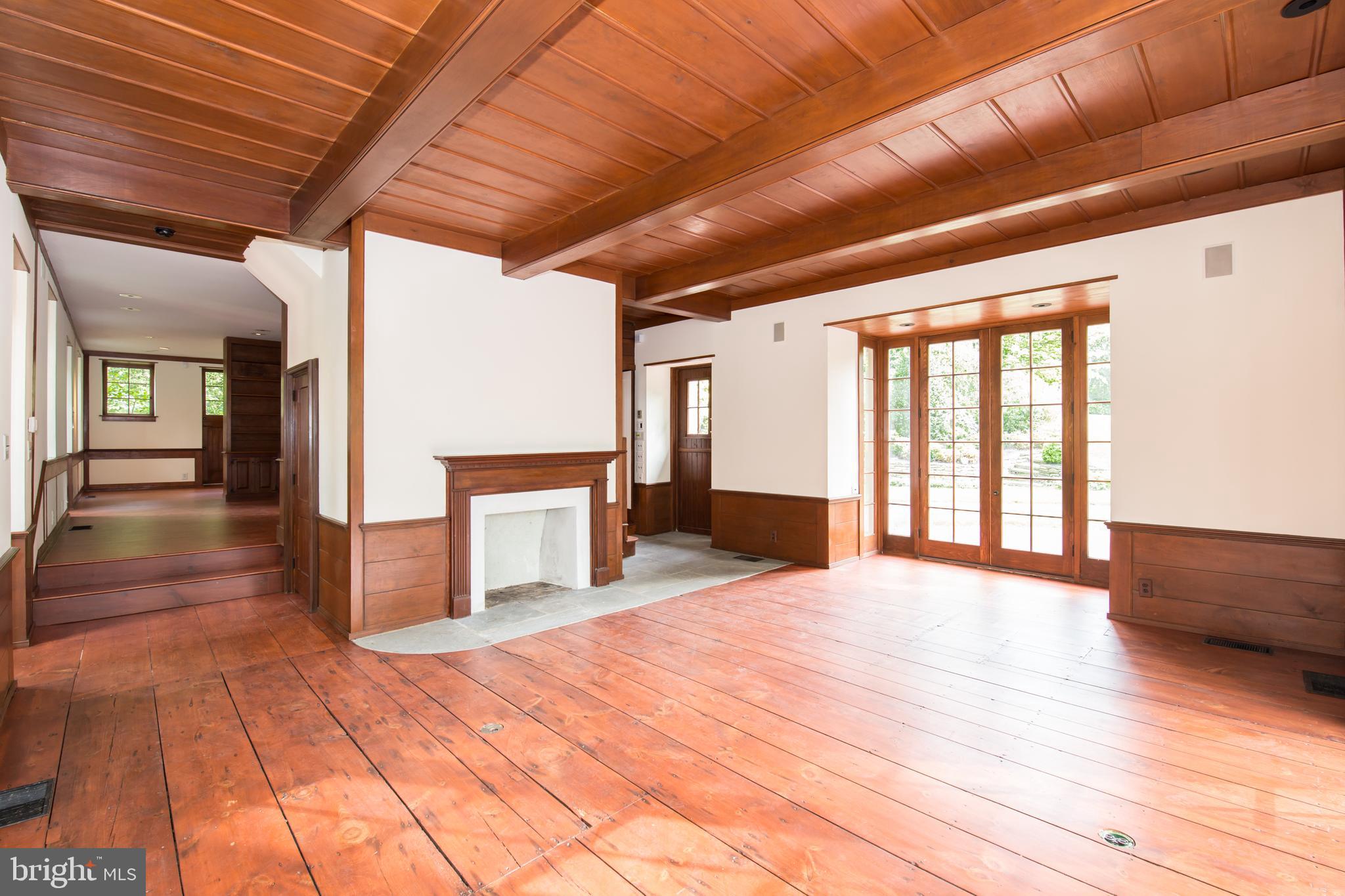 CHESTNUT HILL - Residential