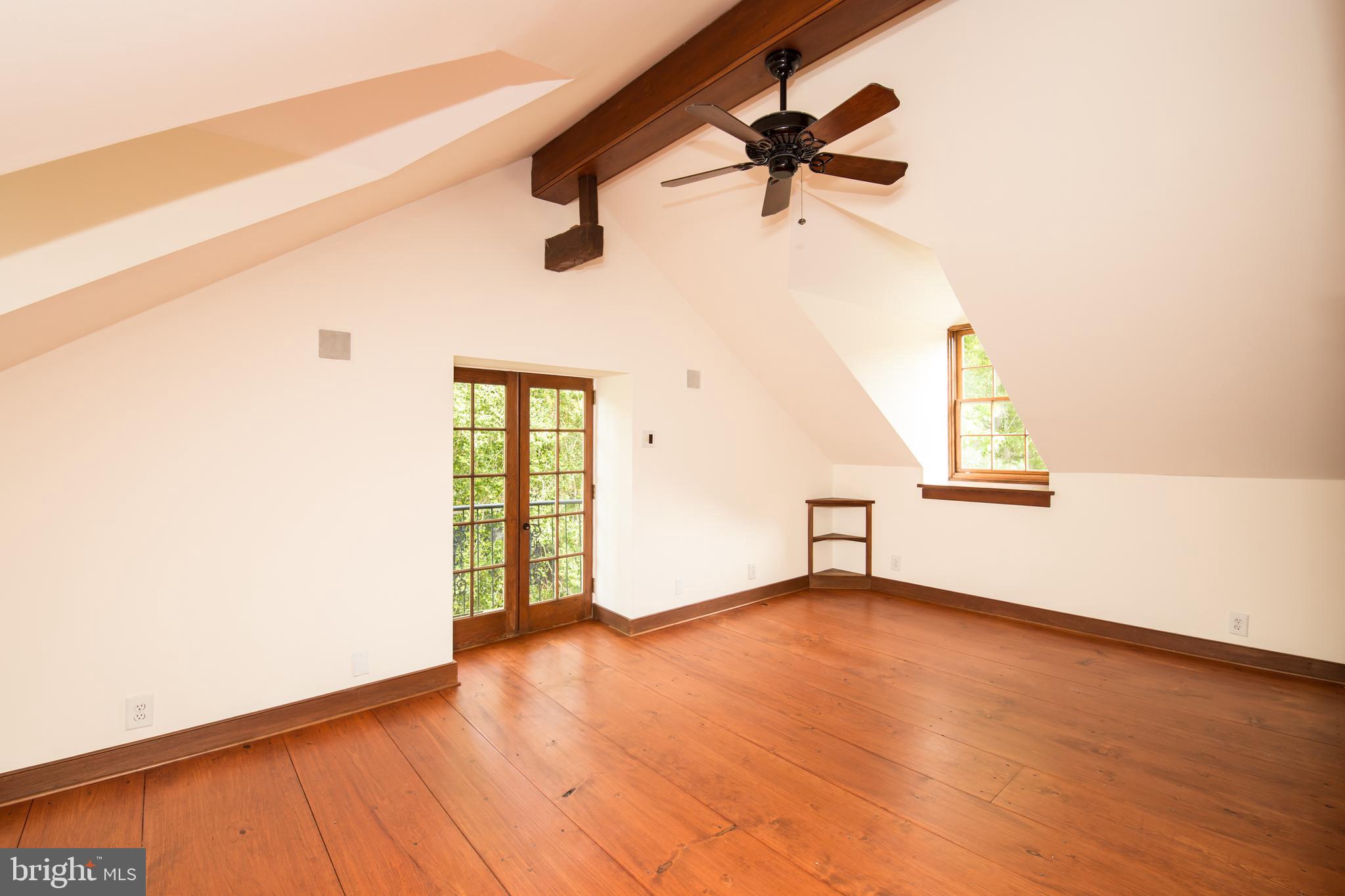 CHESTNUT HILL - Residential