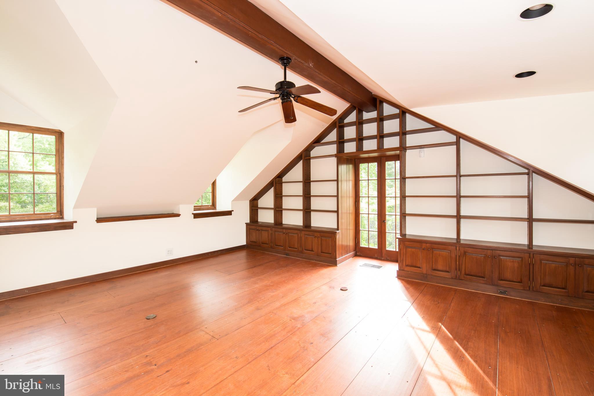 CHESTNUT HILL - Residential