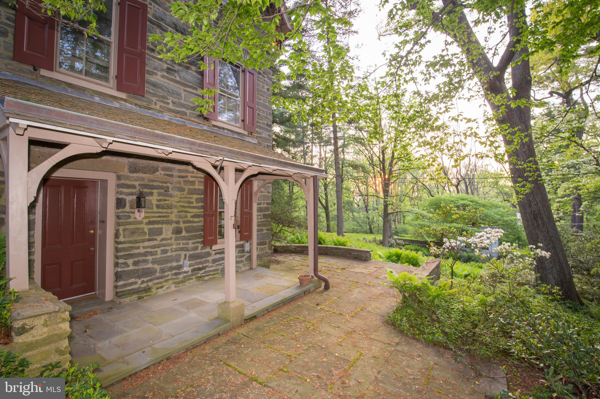 CHESTNUT HILL - Residential
