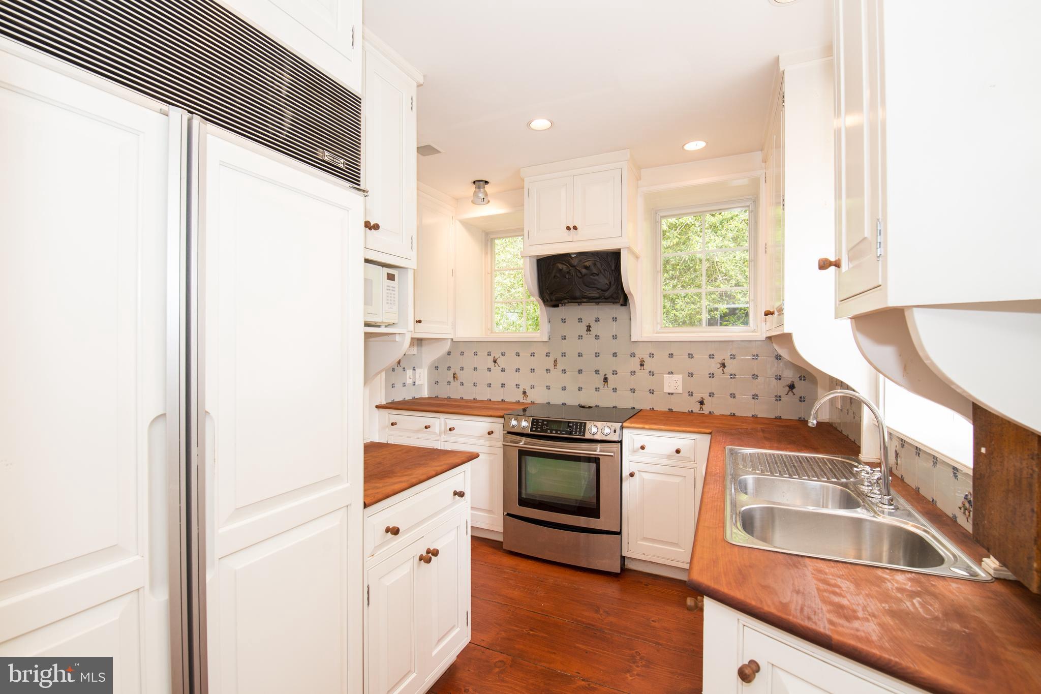 CHESTNUT HILL - Residential