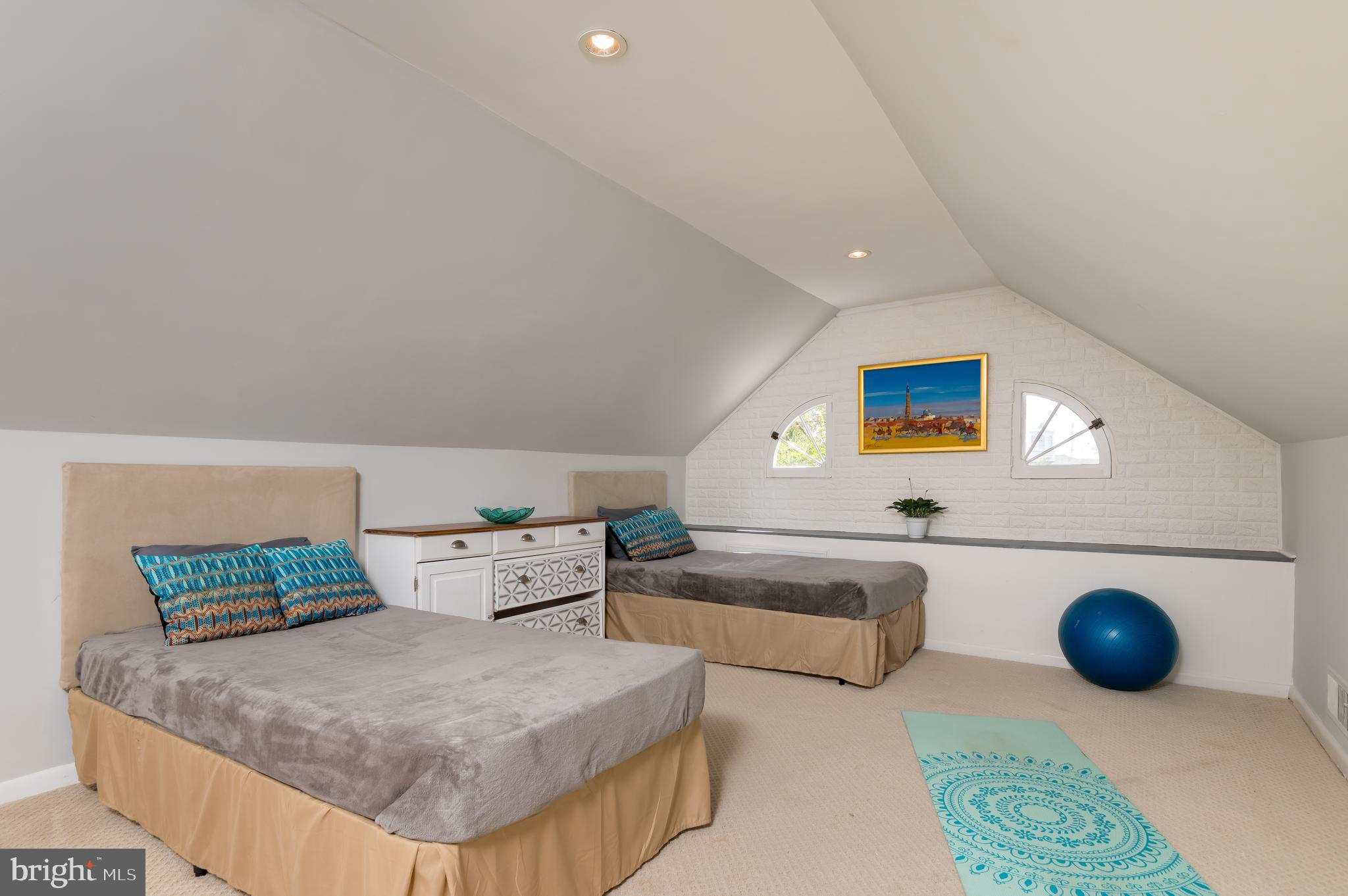 LAWTON MANOR - Residential