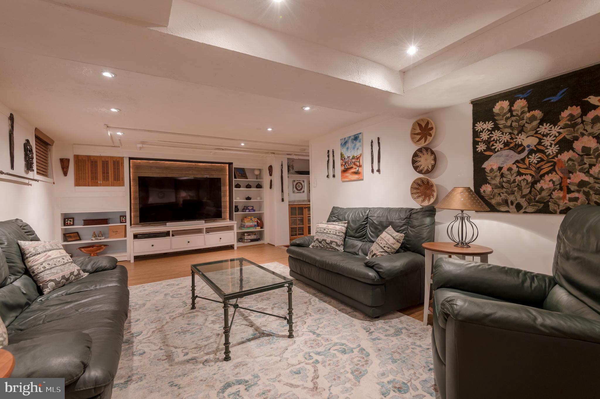 LAWTON MANOR - Residential