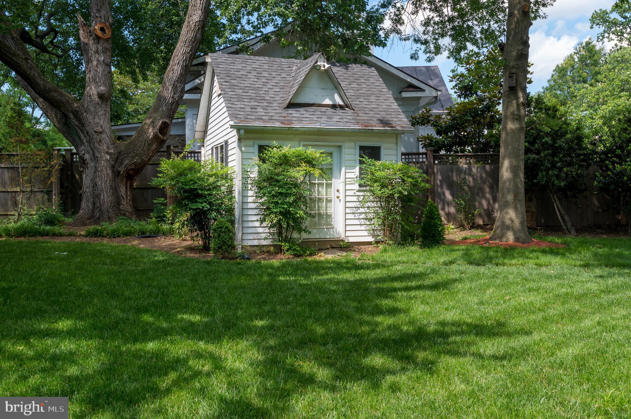 LAWTON MANOR - Residential