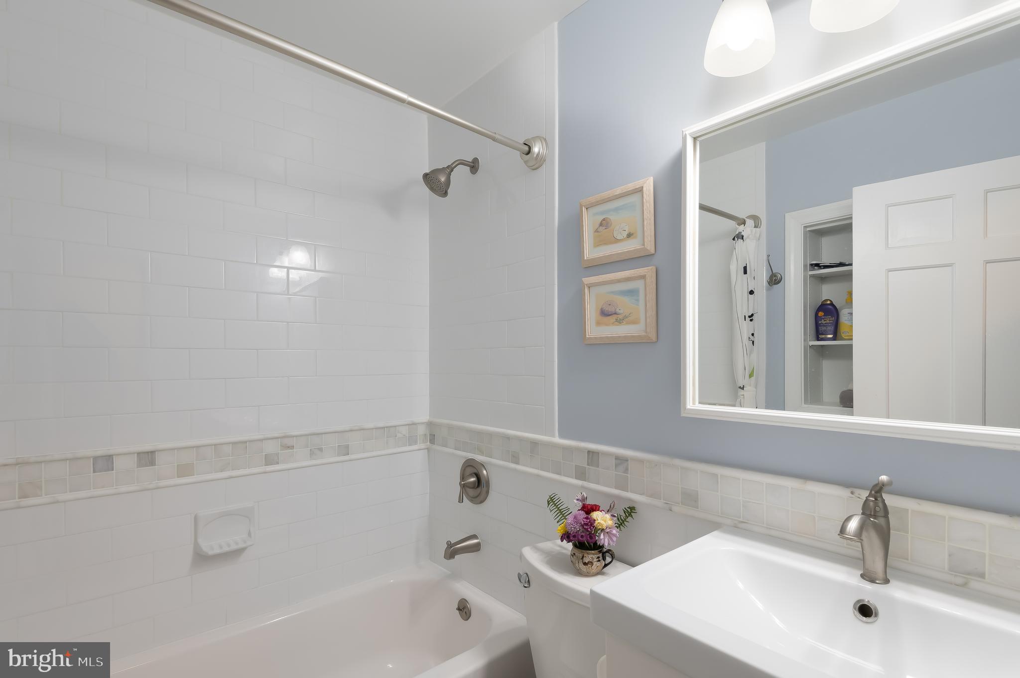 LAWTON MANOR - Residential