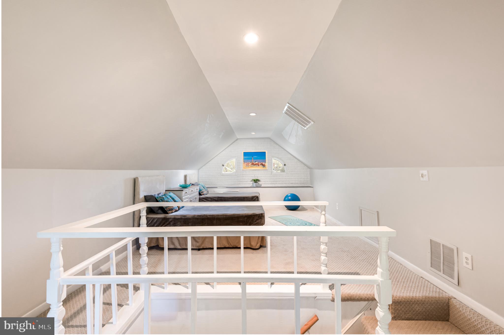 LAWTON MANOR - Residential