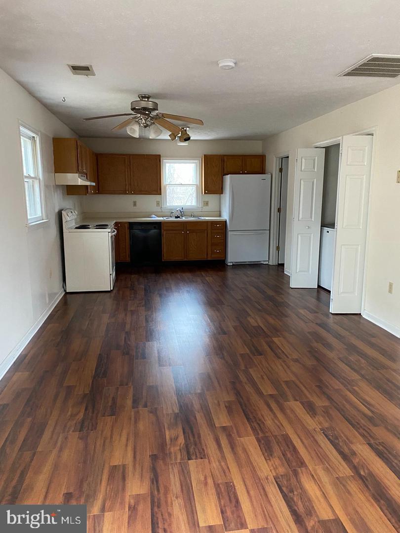 1258 LAKEVIEW DRIVE