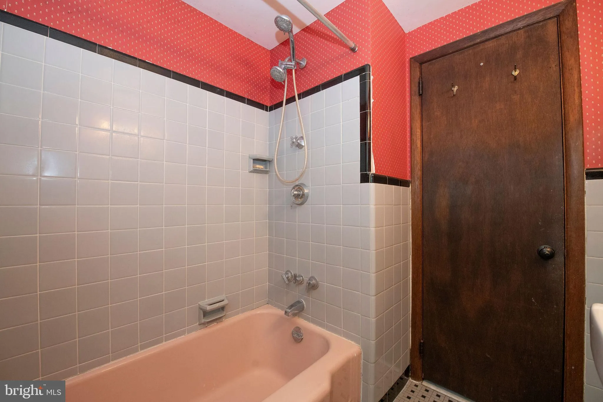 Horsham, Pennsylvania 19044, United States, 6 Bedrooms Bedrooms, ,4 BathroomsBathrooms,Residential,Active,130005