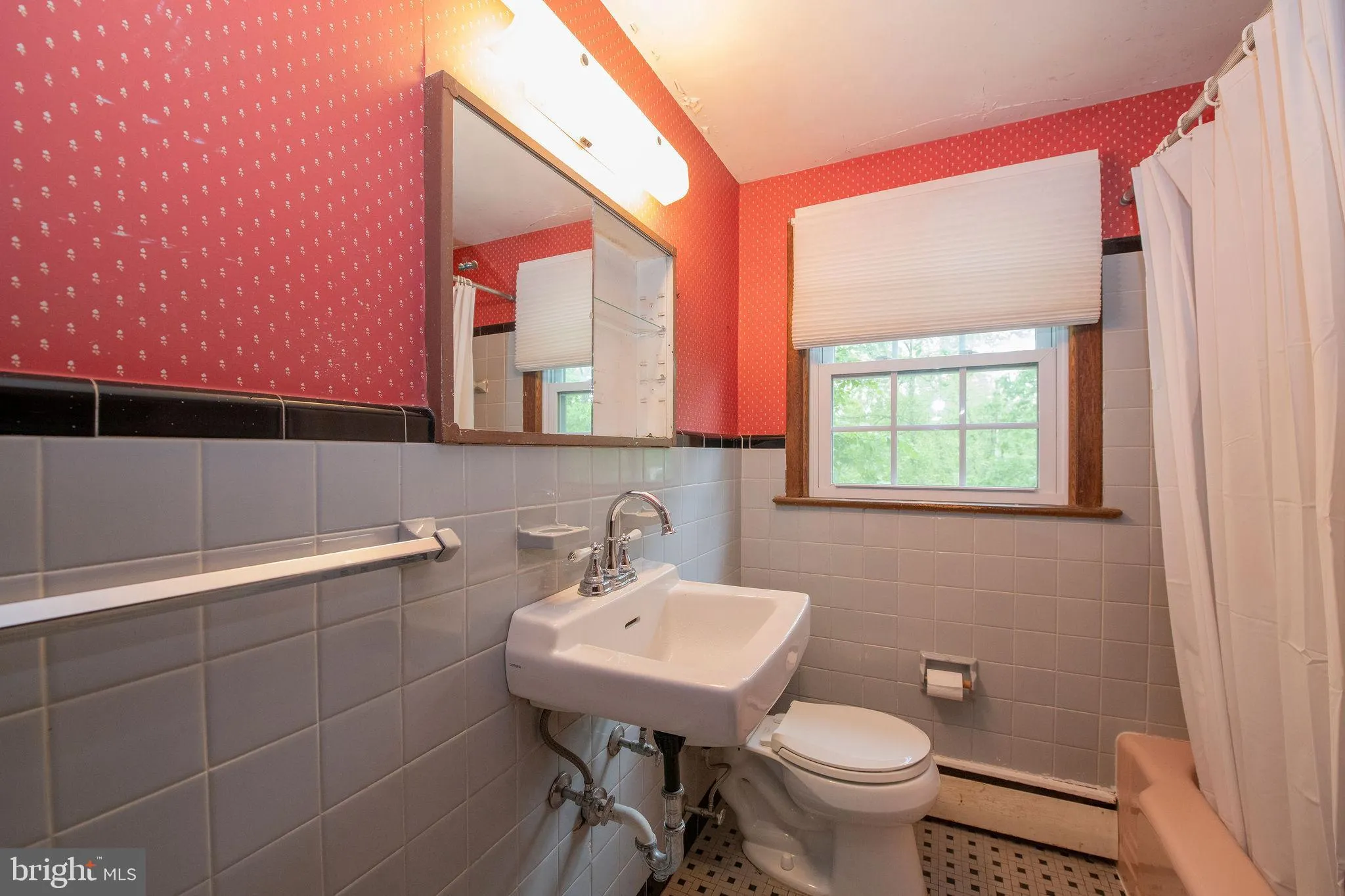 Horsham, Pennsylvania 19044, United States, 6 Bedrooms Bedrooms, ,4 BathroomsBathrooms,Residential,Active,130005