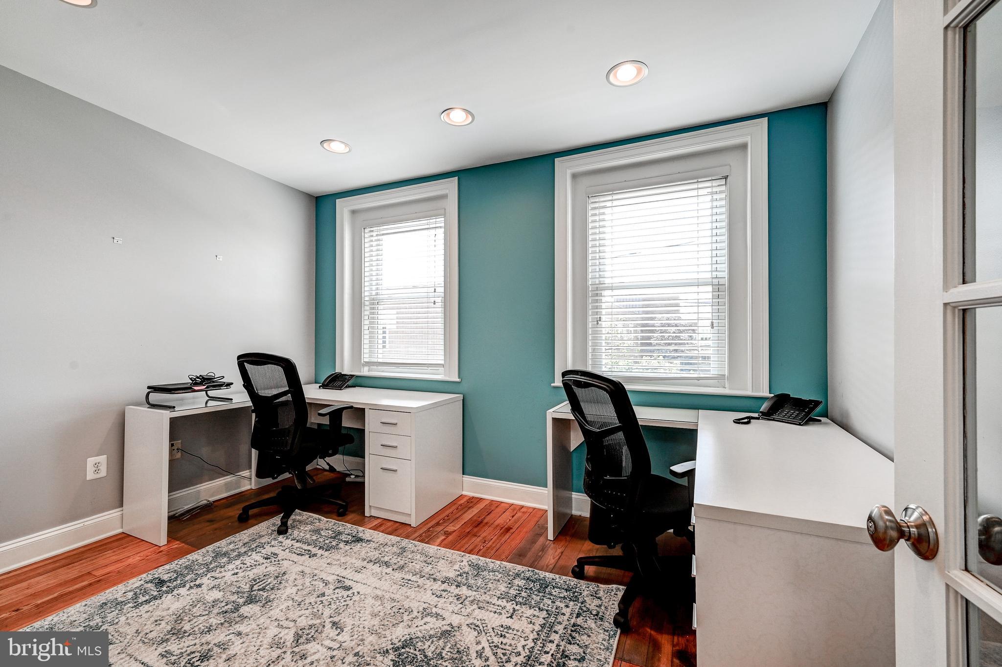 LOCUST POINT - Residential