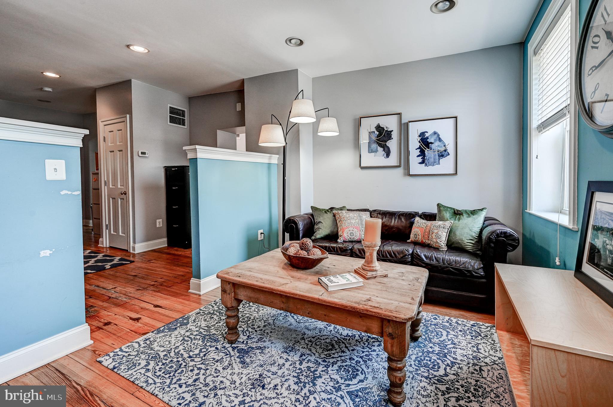 LOCUST POINT - Residential