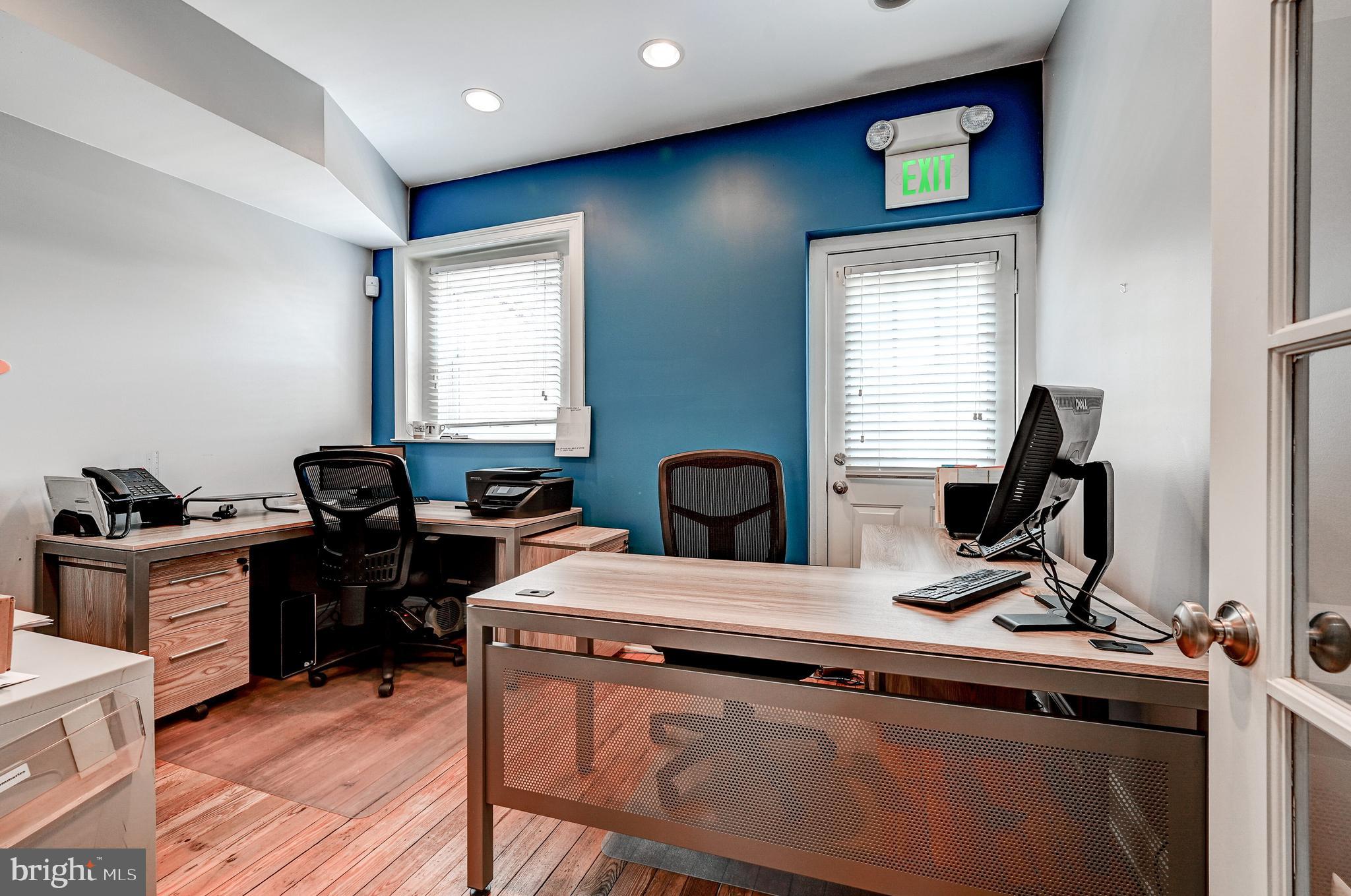 LOCUST POINT - Residential