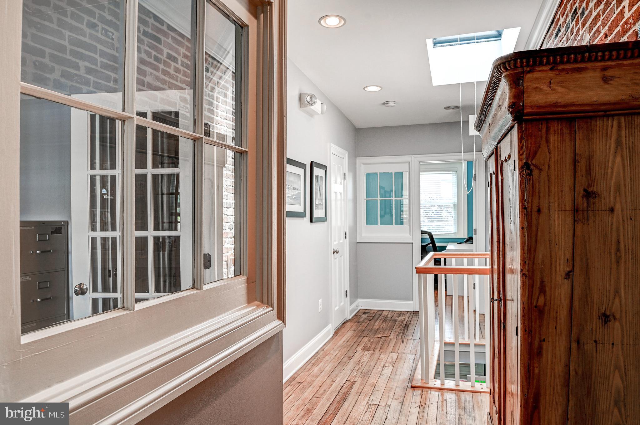 LOCUST POINT - Residential