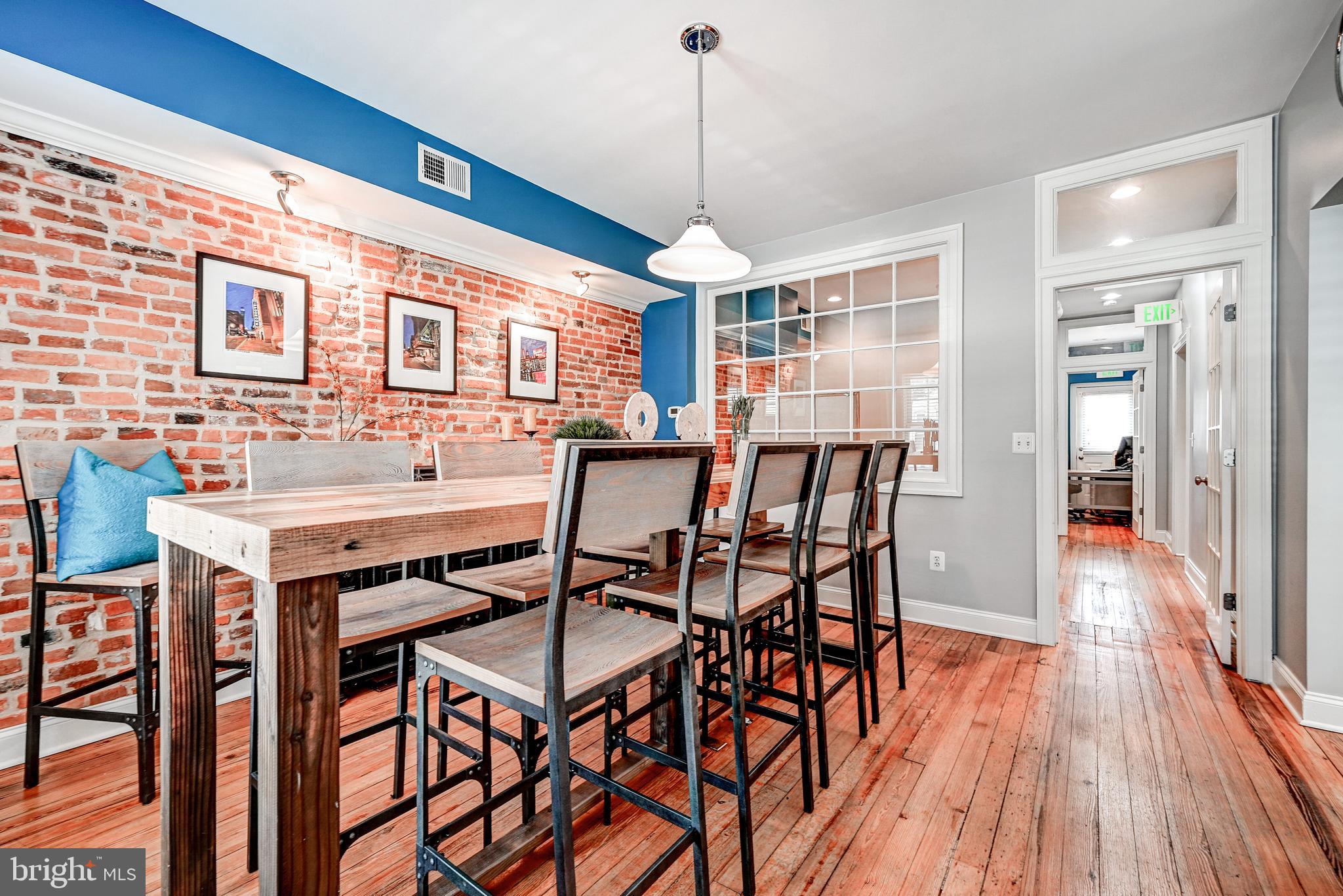 LOCUST POINT - Residential