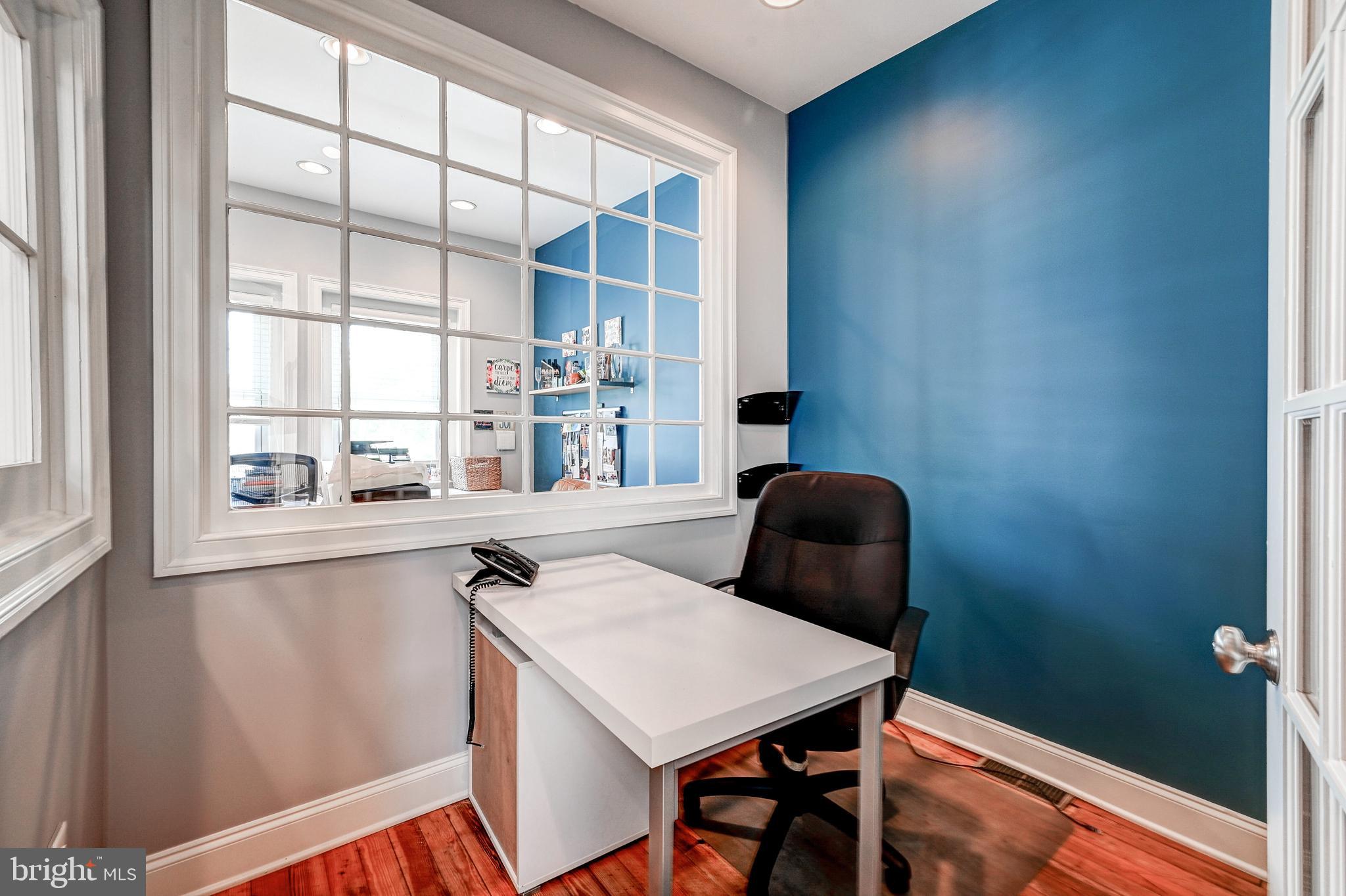 LOCUST POINT - Residential