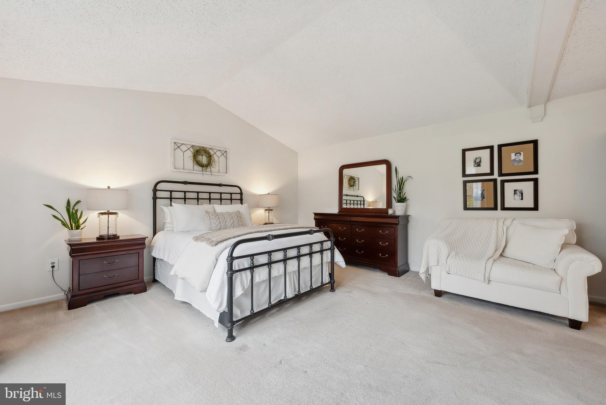 OAKENSHAW - Residential