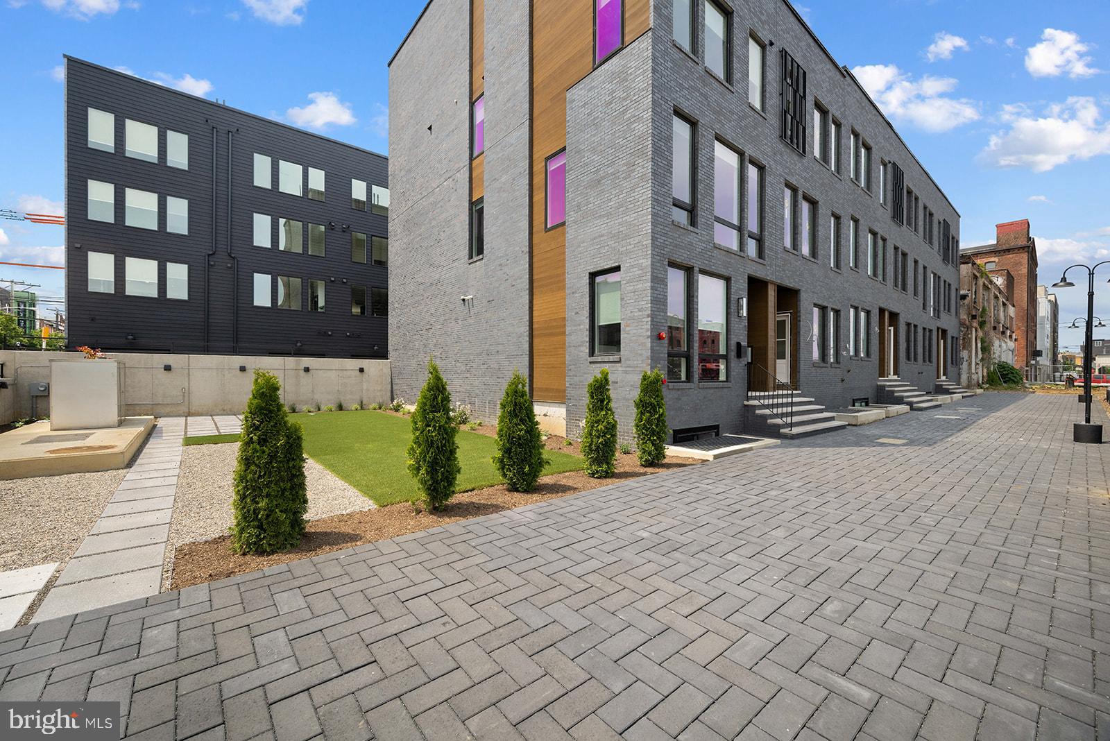 OLDE KENSINGTON - Residential