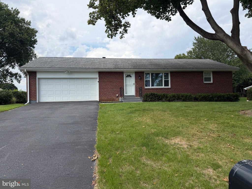 Photo of 2633 Sutton Place S, LANCASTER, PA 17601 (MLS # PALA2094460)