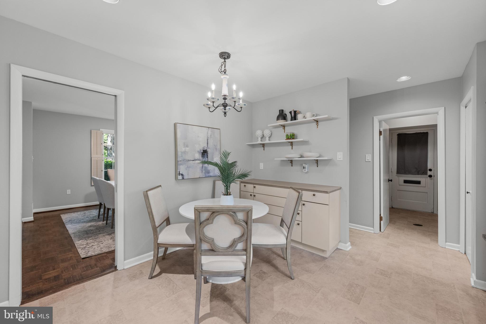 REGENCY ESTATES - Residential
