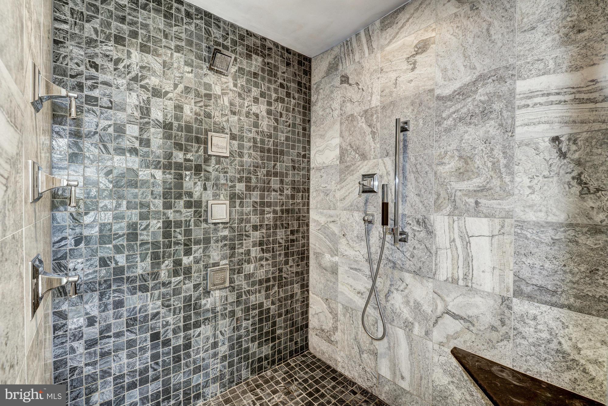 BROOKVILLE KNOLLS - Residential