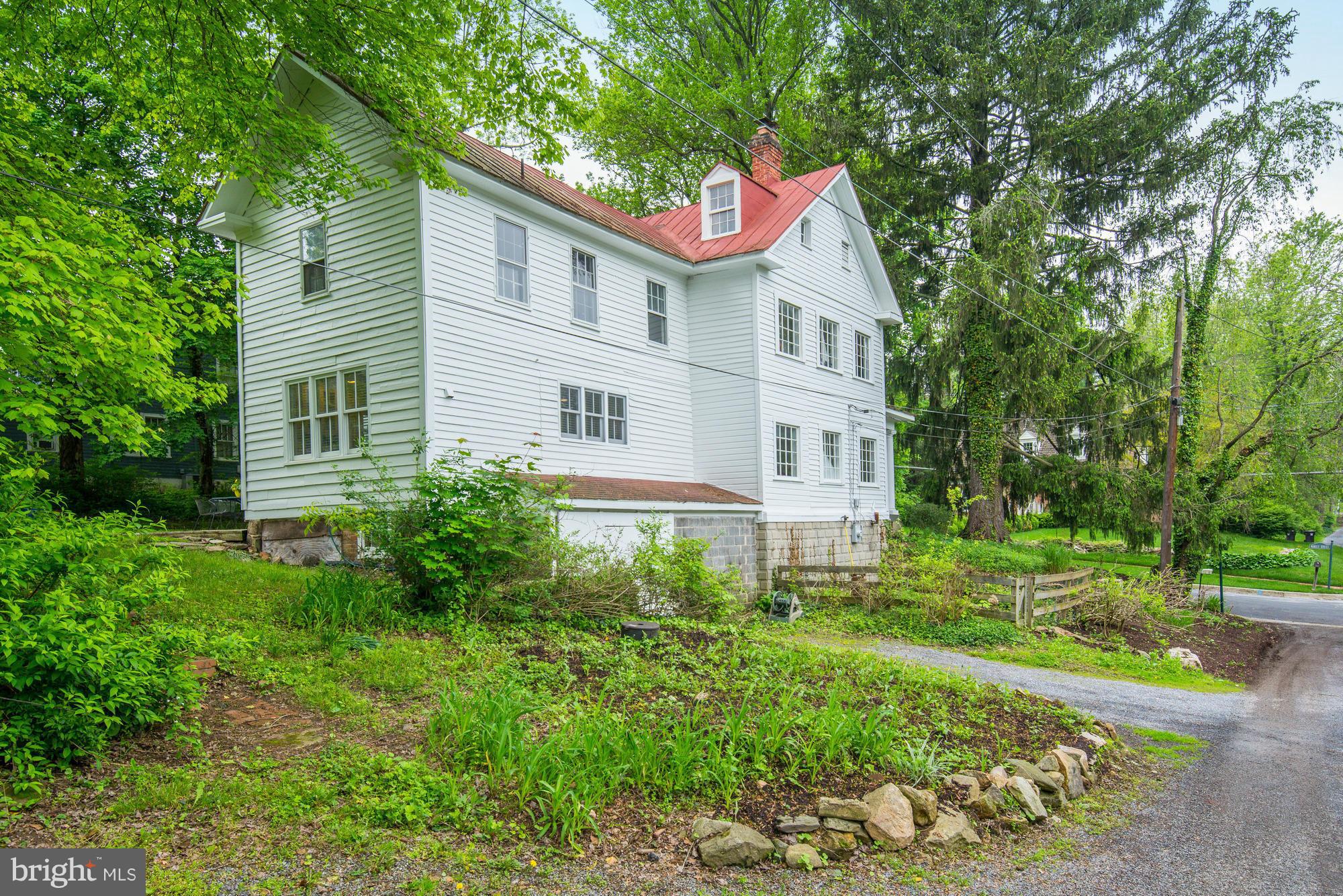 BROOKVILLE KNOLLS - Residential