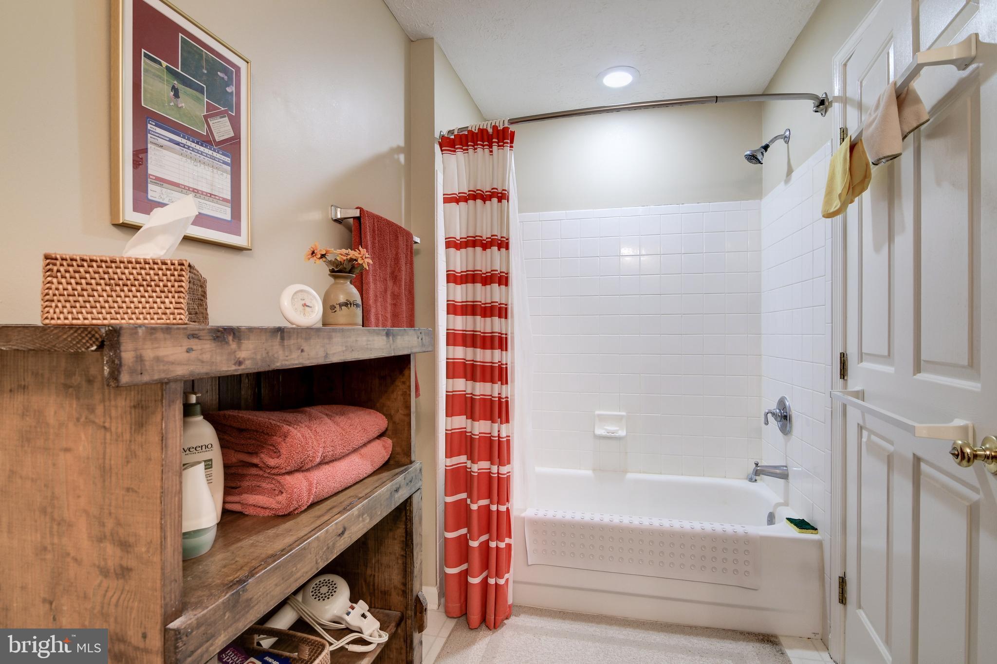 PINEY ORCHARD - Residential