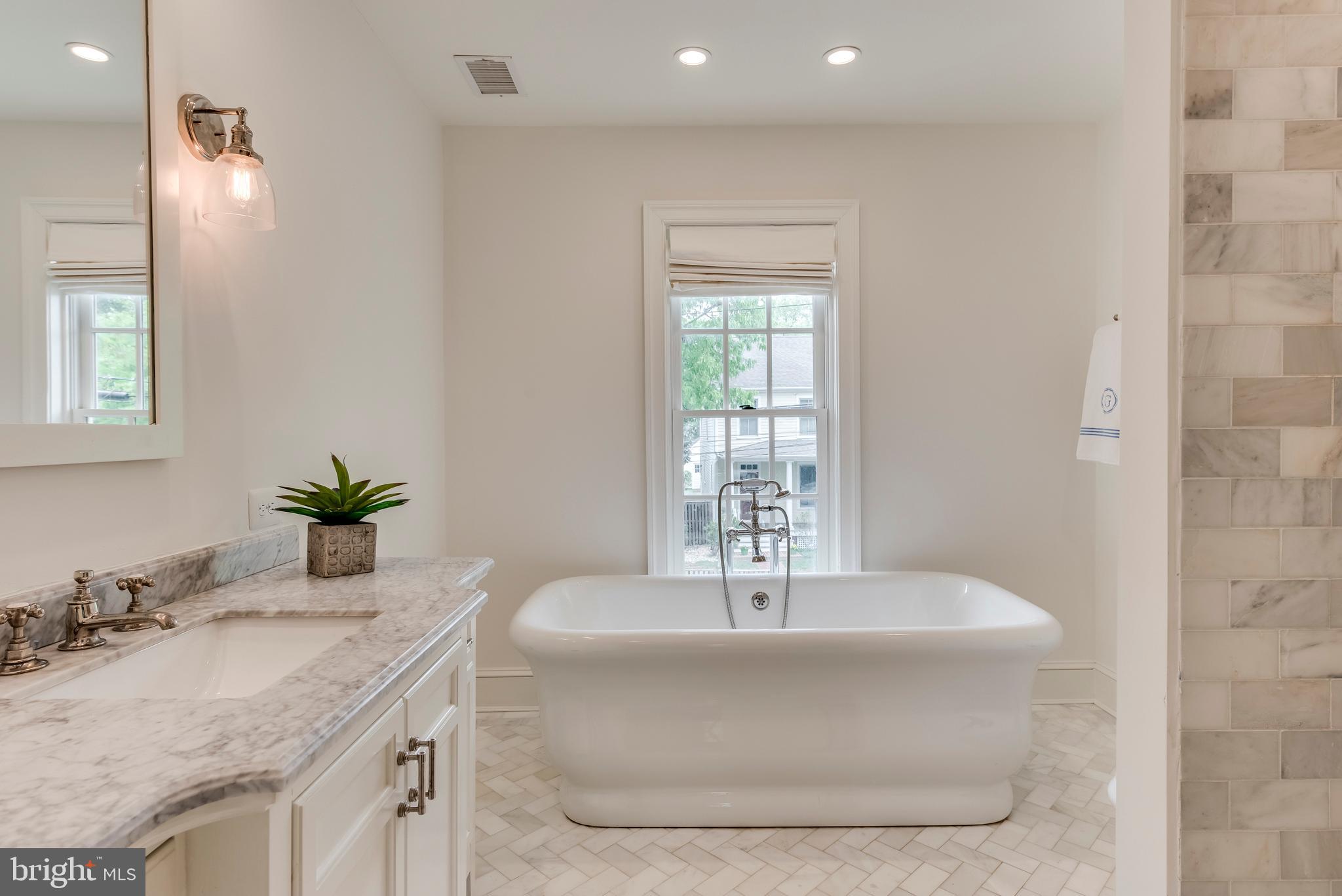 EASTPORT - Residential