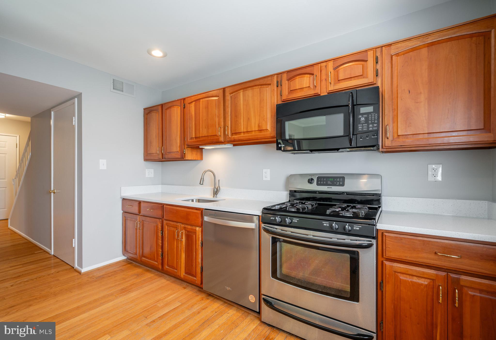 LAKE BRADDOCK - Residential