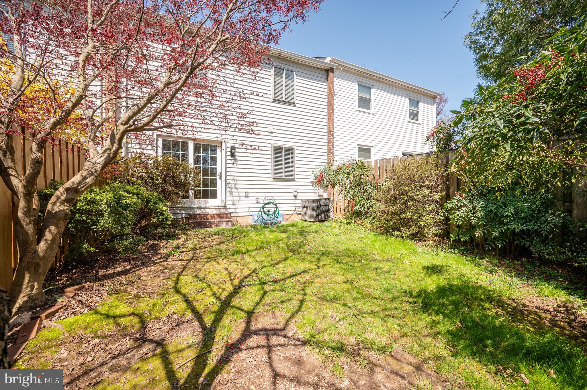 LAKE BRADDOCK - Residential