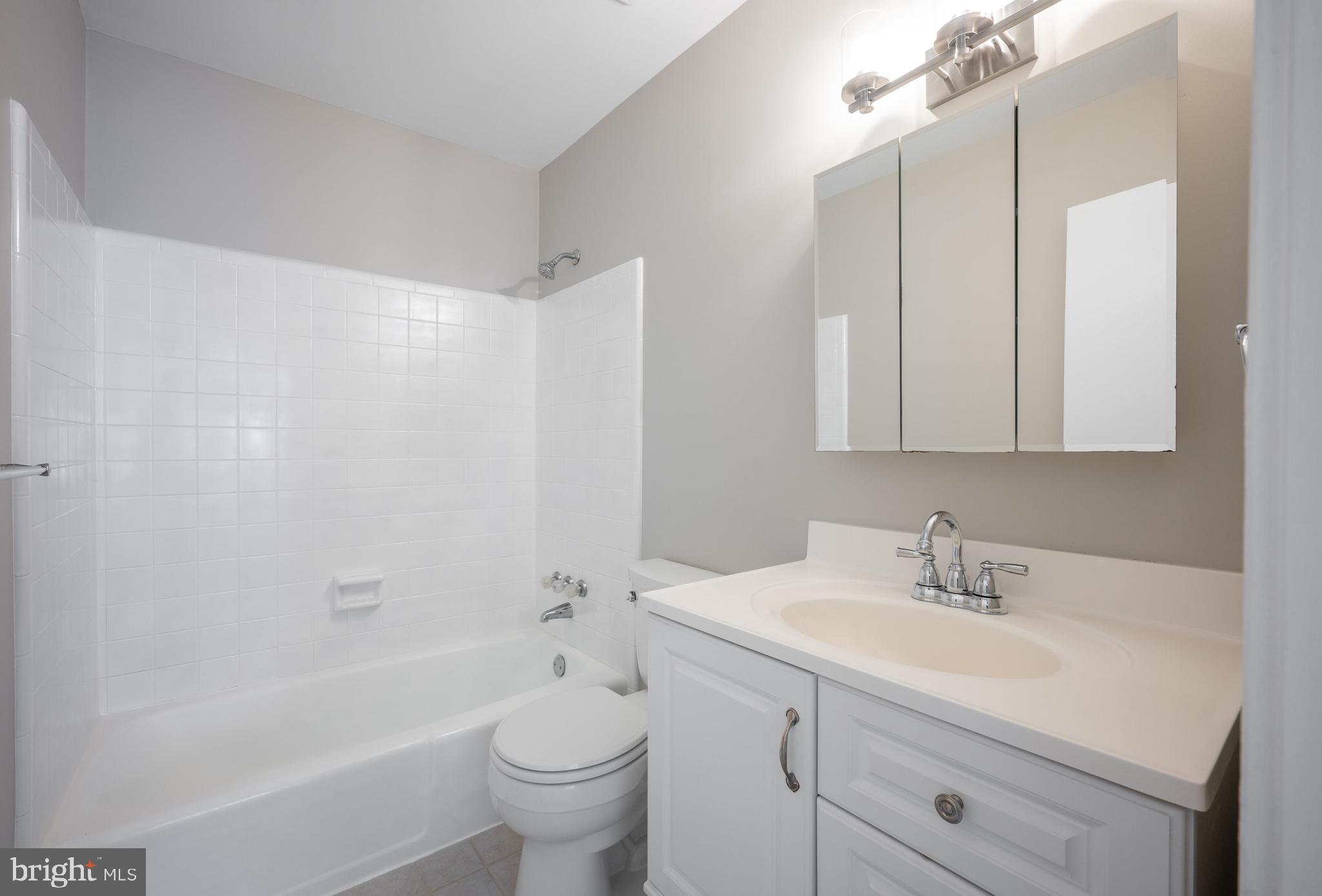 LAKE BRADDOCK - Residential