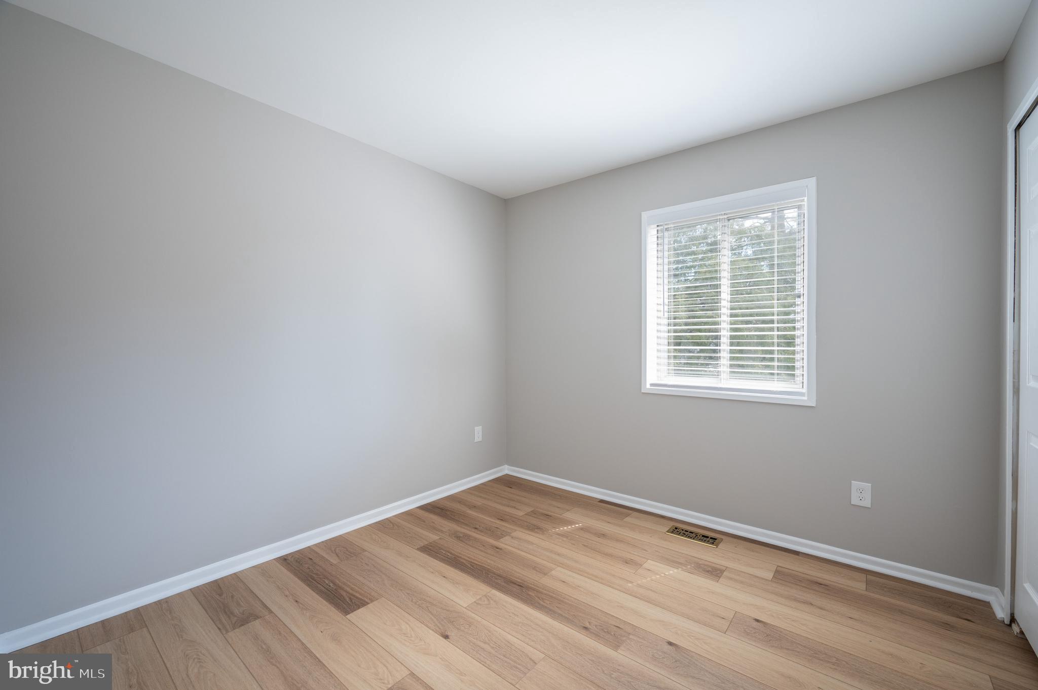 LAKE BRADDOCK - Residential