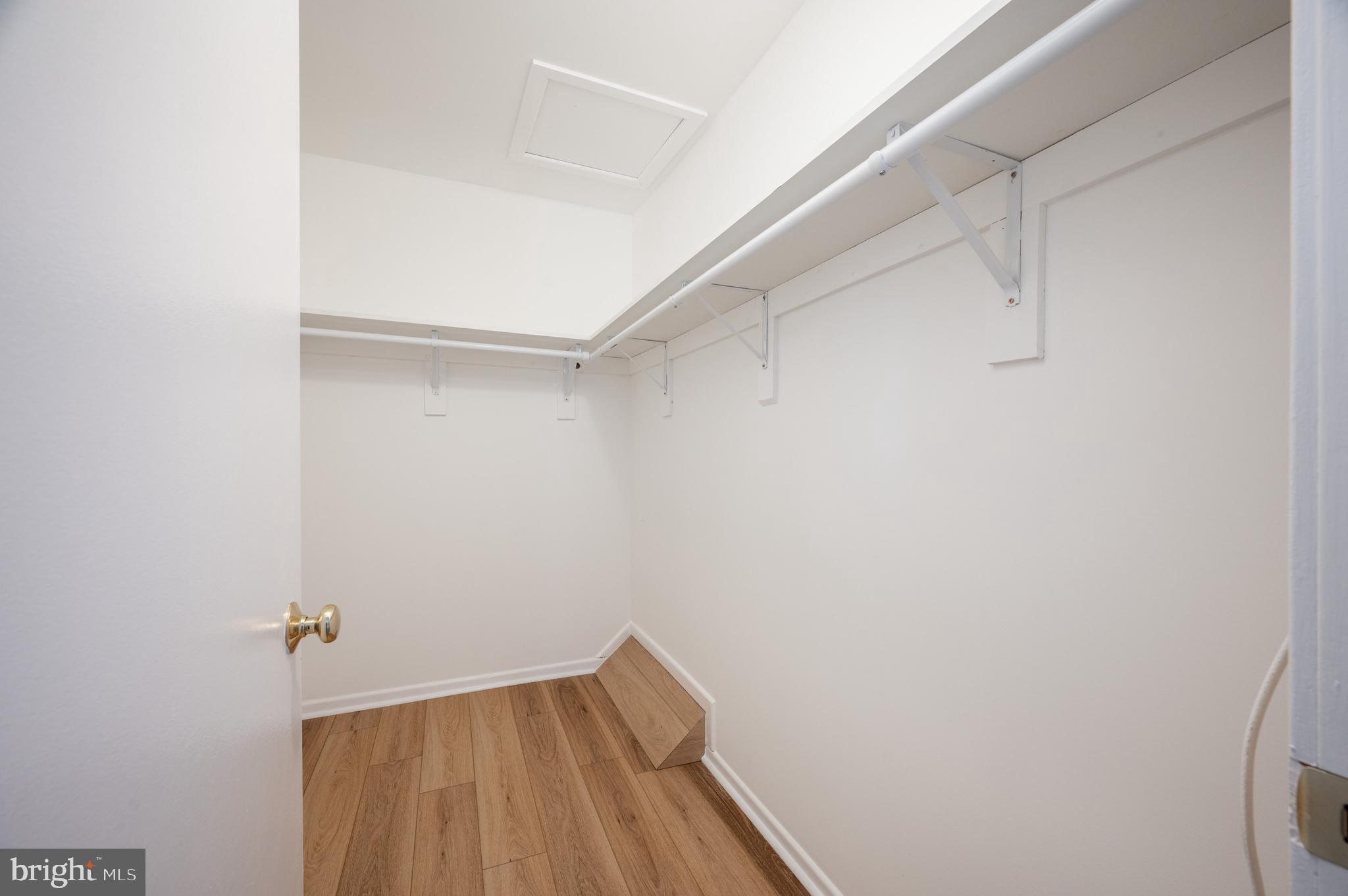 LAKE BRADDOCK - Residential