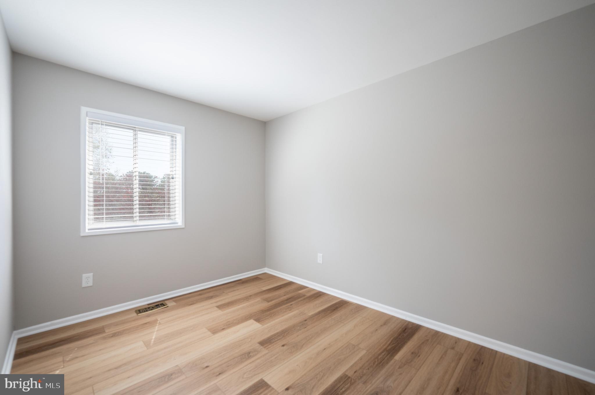 LAKE BRADDOCK - Residential