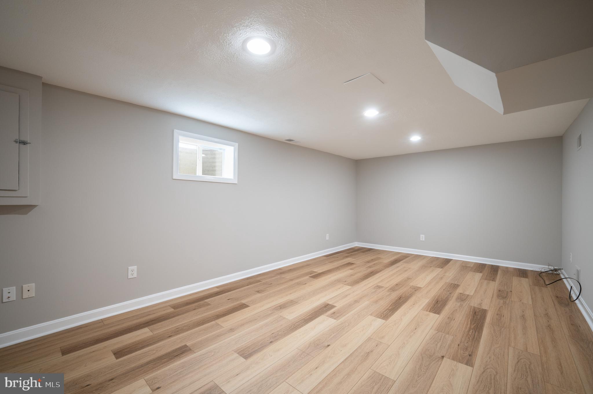 LAKE BRADDOCK - Residential