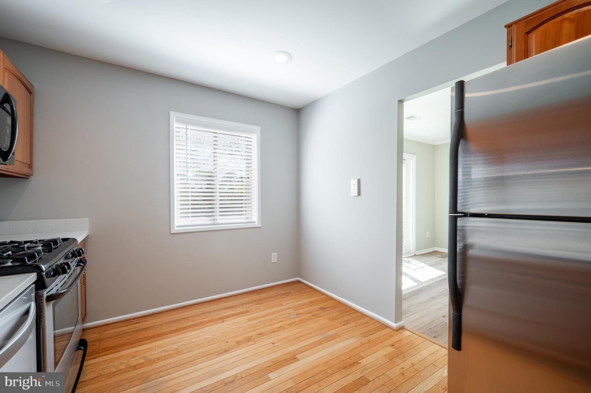 LAKE BRADDOCK - Residential