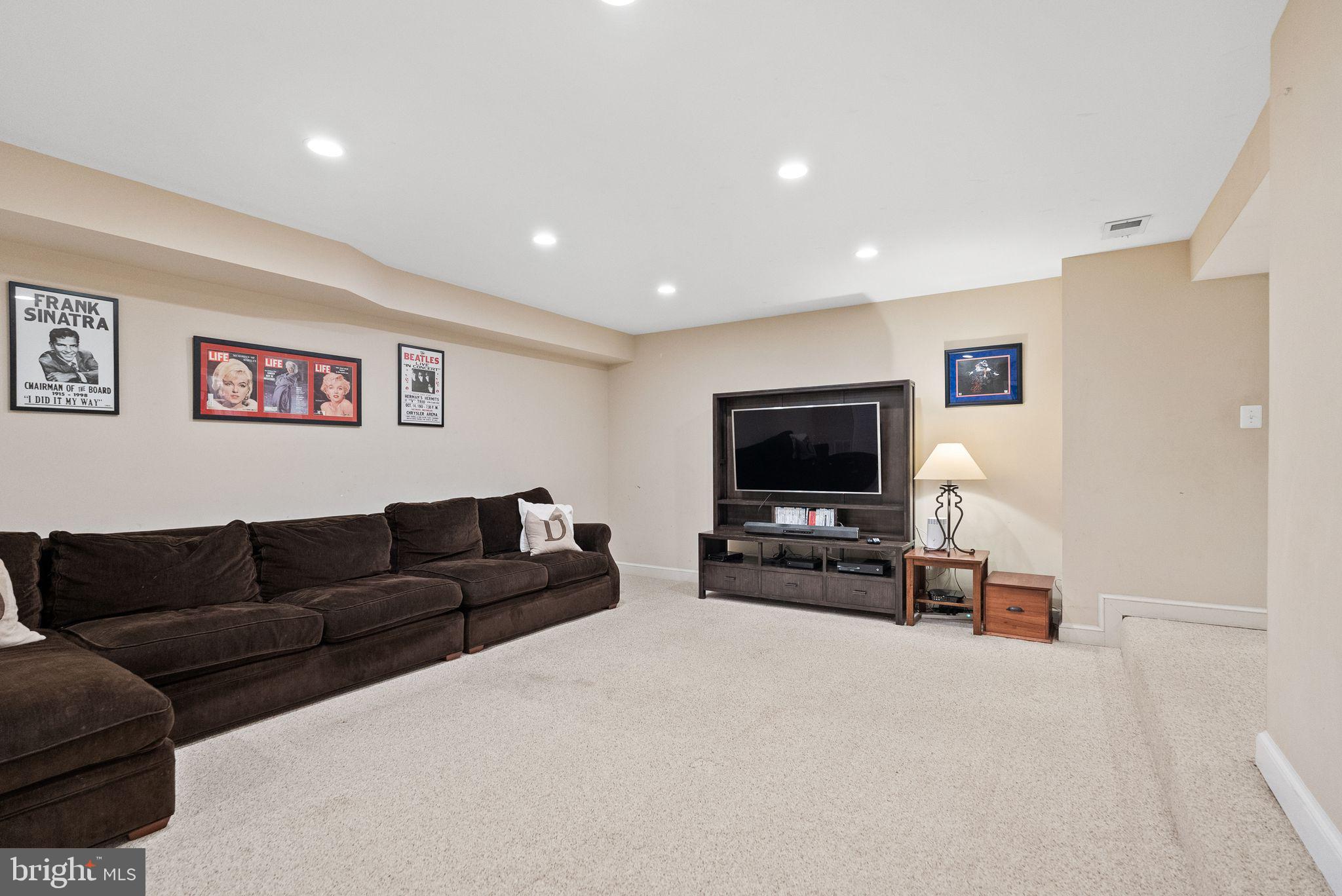 WOODACRES - Residential