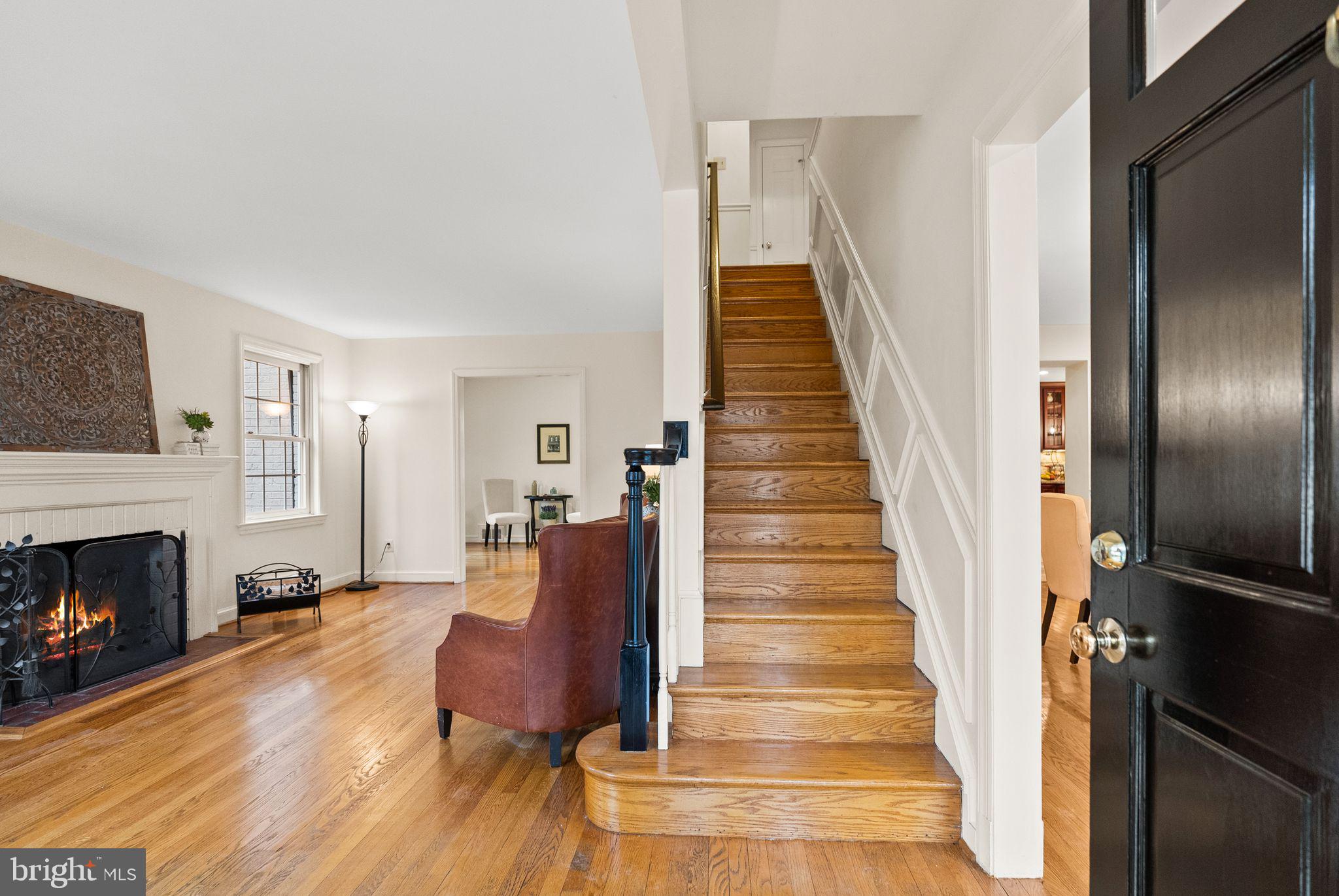 6019 WOODACRES DRIVE