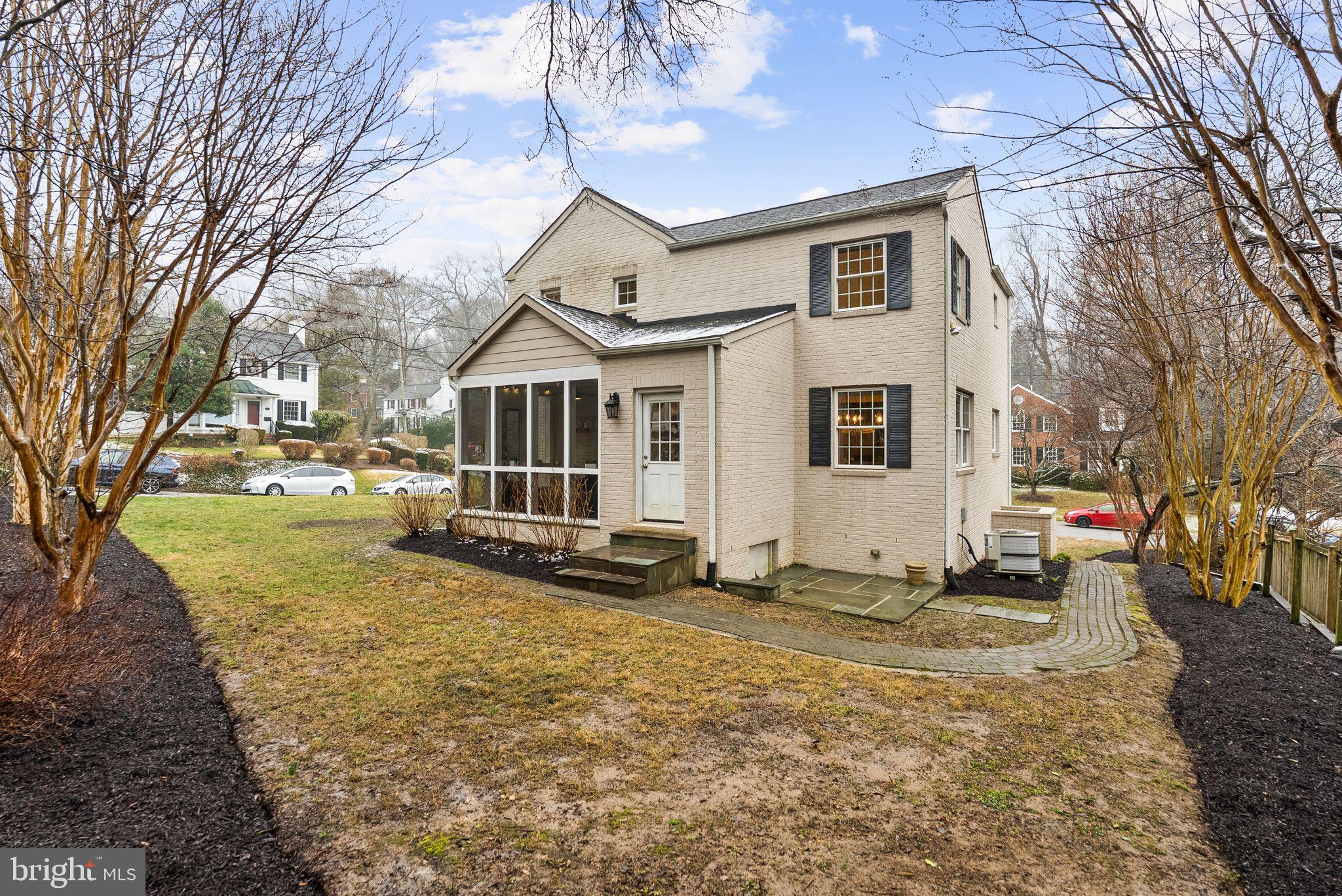 WOODACRES - Residential