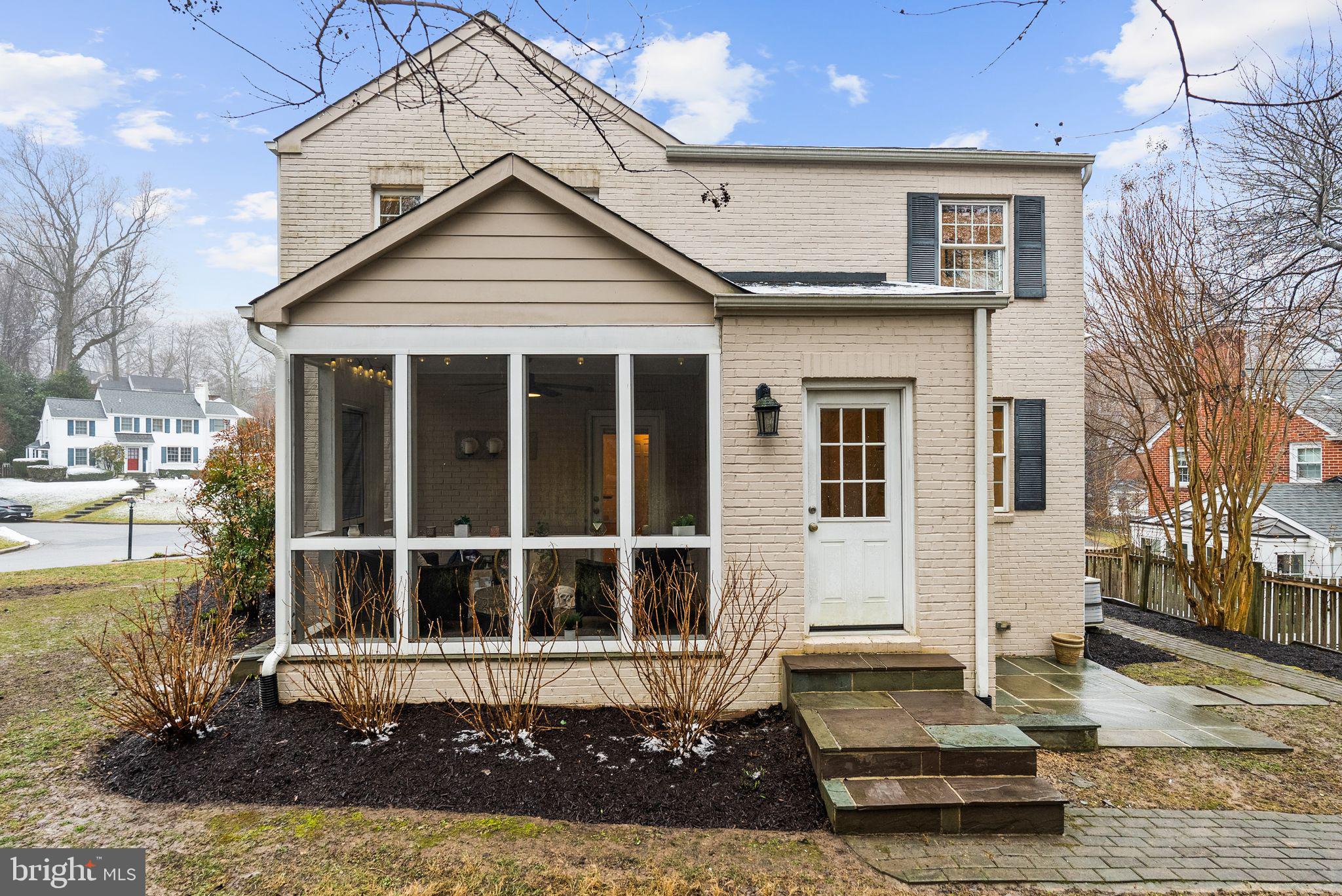 WOODACRES - Residential