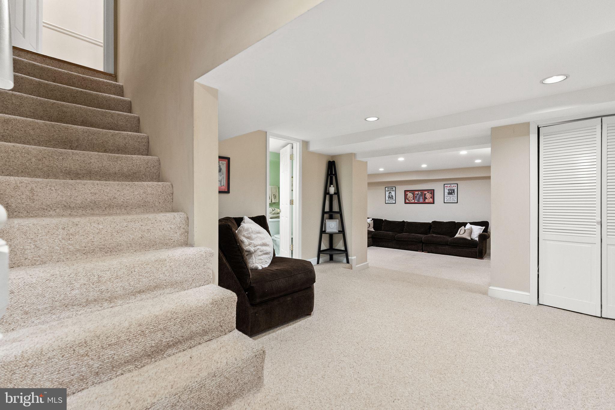 WOODACRES - Residential